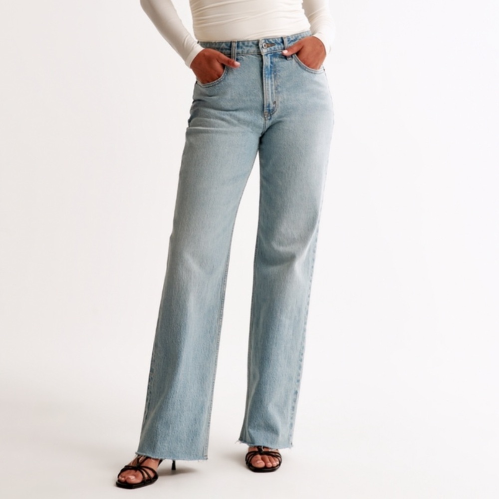 Abercrombie Curve Love 90s Straight Blue Jeans